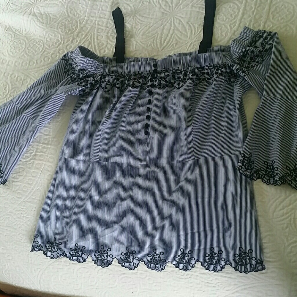 YYIGAL top - Picture 2 of 8
